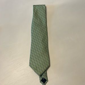 Vineyard Vines YSR White and Green Print Tie